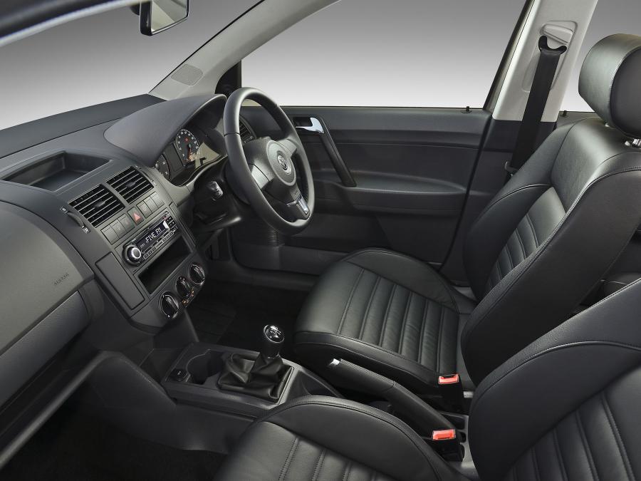  Volkswagen Polo Vivo Hatchback 2014 года  (фото 6 из 9)